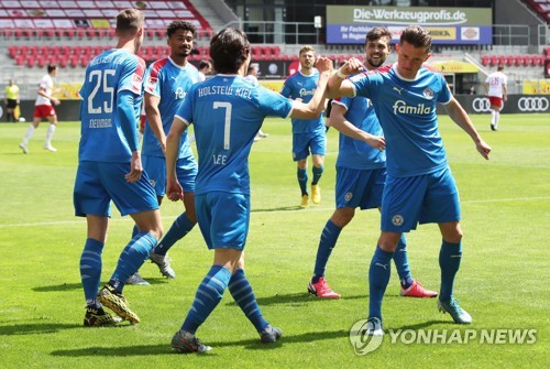 이재성, 독일프로축구 재개 첫골에 도움까지…'덕분에 세리머니'