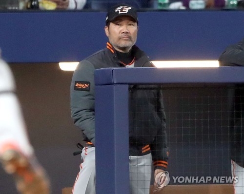 한화, 키움전서 '자멸'…3볼넷-폭투-실책으로 역전패