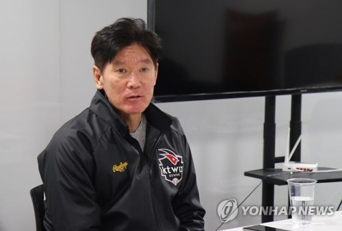 '싹쓸이 위기' 이강철 kt 감독 롯데 테이블세터진 막아야