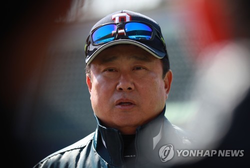 김태형 감독이 진단한 불펜진 부진 초구·2구 싸움을 못한다