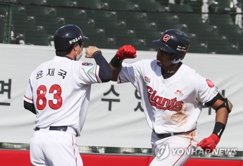 스트레일리, 7이닝 11탈삼진…롯데, 파죽의 5연승