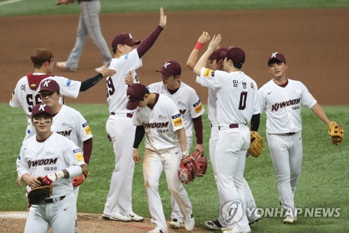 '박정음 끝내기' 키움, 0-5 뒤집고 SK에 위닝시리즈