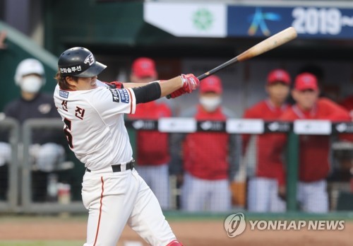 한화 내야 비상…하주석·오선진 나란히 햄스트링 부상(종합)