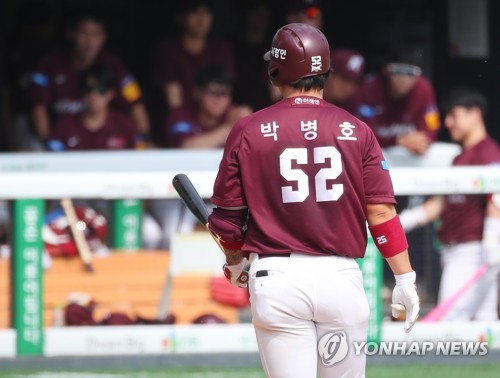 손혁 감독, 부진한 '주포'에 강한 믿음…박병호는 박병호다