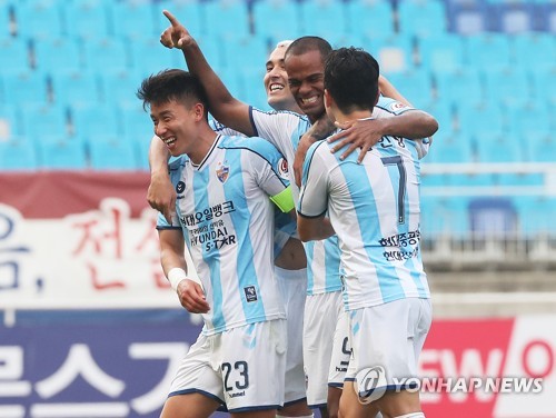 2골 먼저 내준 울산, 후반 대반격…수원에 짜릿한 3-2 역전승
