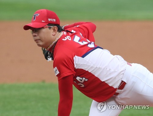 '양현종, 시즌 3승' KIA, 4연승 질주…SK, 밀어내기 사구로 자멸