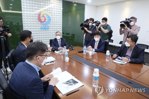 '1년 징계' 강정호, 내년부터 KBO리그 복귀 가능해졌다(종합2보)