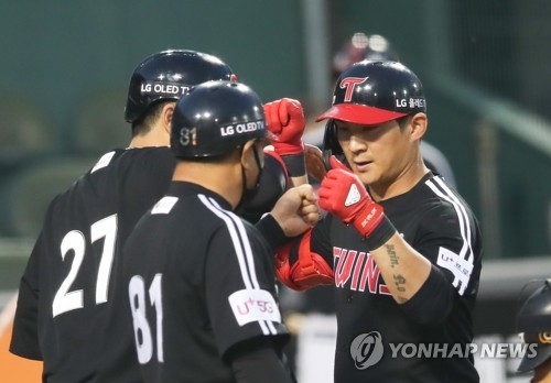 3연승 LG, 한화에 15-4 대승…정찬헌 12년 만에 선발승(종합)