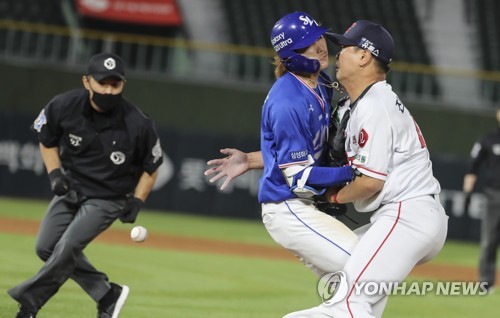 '특급 대타' 강진성, 스리런포 폭발…NC, 키움 꺾고 4연승