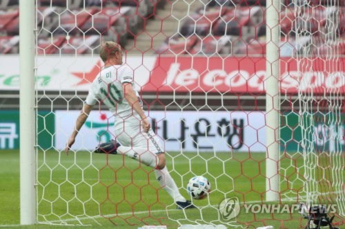 김남일, 최용수 넘었다…'토미 결승골' 성남, 서울에 1-0 승리