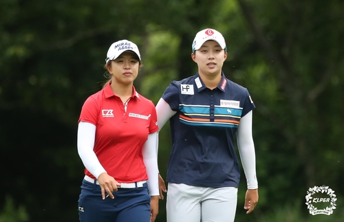 '미국파'와 동반라운드서 압도한 최혜진, 첫 타이틀 방어 시동