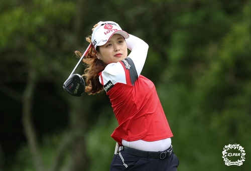 안개 덮친 KLPGA 투어 S-OIL 대회, 1라운드로 종료…최혜진 1위