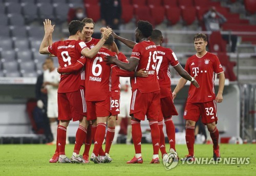 '레반도프스키 결승골' 뮌헨, 프랑크푸르트 꺾고 포칼 결승행