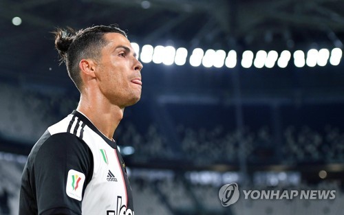 '호날두 PK 실축' 유벤투스, 10명 뛴 AC밀란과 비기고도 결승행