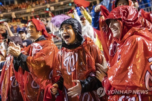 바이러스는 추위를 좋아해…파우치, '가을야구'에 우려