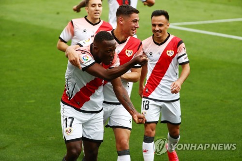 스페인에도 돌아온 프로축구…2부리그 경기 '후반전'으로 시작