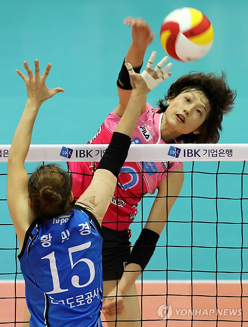 김연경, 국내 복귀 가능성 타진…흥국생명 선수 얘기 듣고파