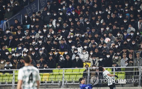 이르면 내달 10일 '유관중' K리그…재확산 어쩌나 불안감도
