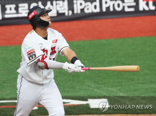 'LG 킬러' 두산, 공동 2위 점프…5연승 키움, 반게임 차 4위
