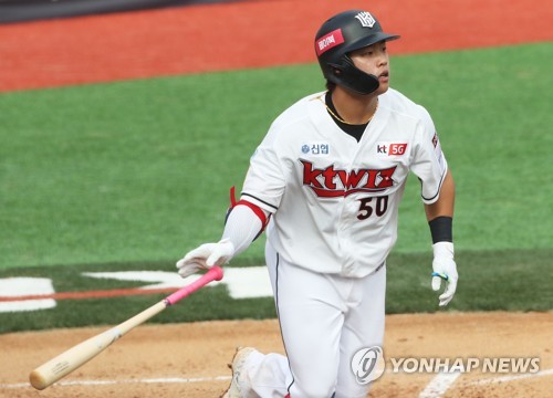 번트 모션 취했다가 혼난 kt 강백호, 멀티홈런 폭발