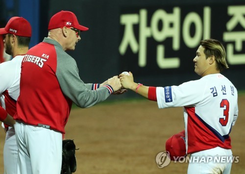 돌다리 두드리는 윌리엄스 KIA 감독 김선빈, 대타 대기