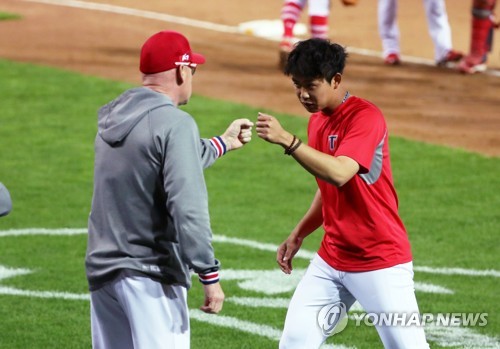 '무실점 역투' 임기영 포수 한승택과 불펜진 믿고 던졌습니다