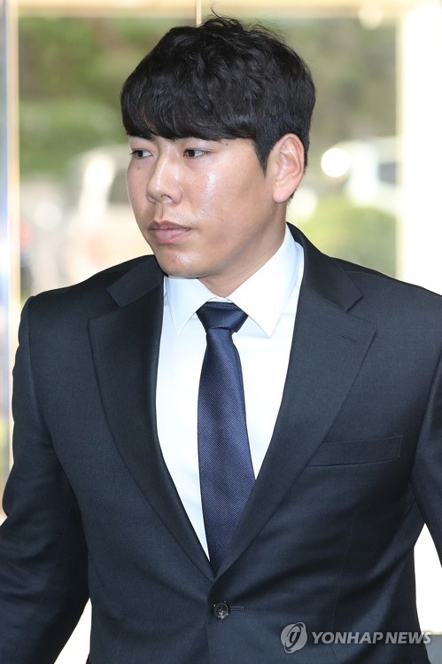 'KBO리그 복귀 추진' 강정호, 5일 입국…자가격리 후 기자회견
