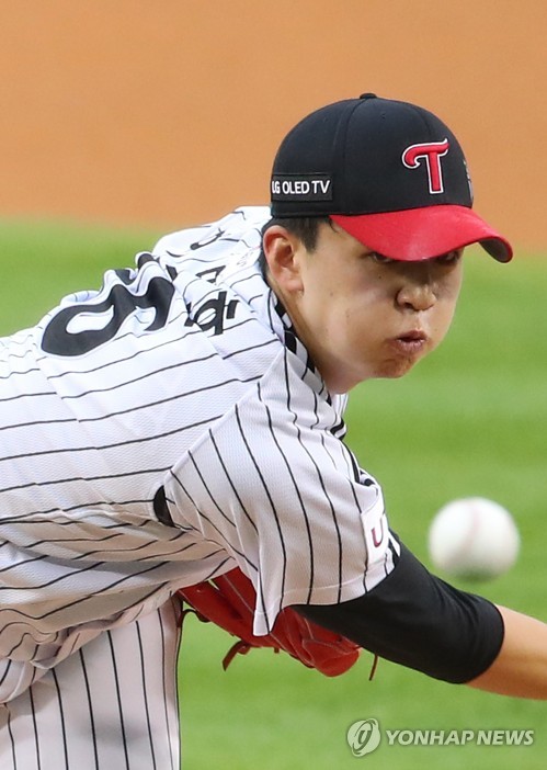 삼성 2년차 원태인, LG 신인 이민호와 '영건 대결'서 승리