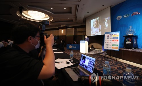 '흥국생명에서 1년 더' 루시아 김연경이 온다고? 농담이죠?