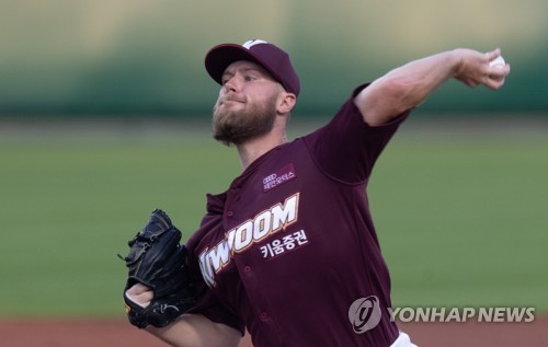 9회 1사에 깨진 노히터…7회 2아웃에 무산된 퍼펙트