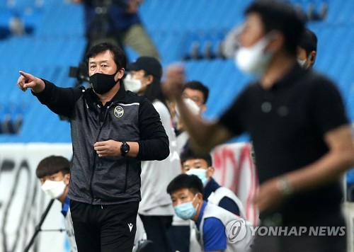 K리그1 인천 임완섭 감독, 7연패 부진 책임지고 사의