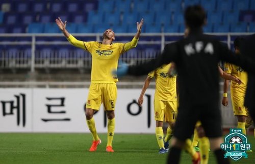 '꾸역 최강' 전북 vs '반전의 한방' 인천, 1위-꼴찌팀 격돌