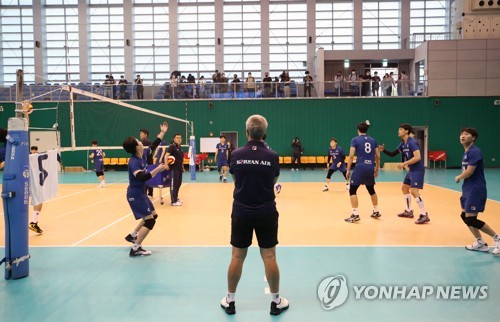 산틸리 대한항공 감독 우승 목표가 두렵지 않은 팀 만들겠다