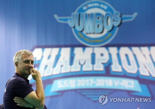 산틸리 대한항공 감독 우승 목표가 두렵지 않은 팀 만들겠다