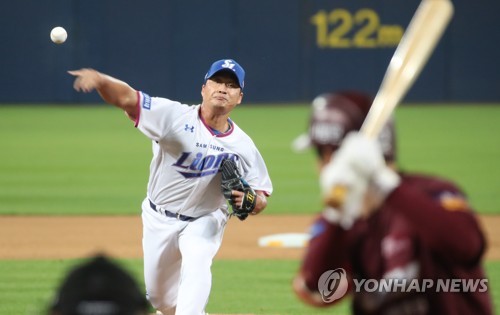 오승환, 두 번째 등판 1이닝 1실점…15년 만에 KBO리그 홀드