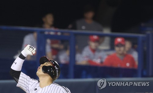 이성우 결승 홈런…LG, SK 제물로 두 번째 DH 싹쓸이(종합)