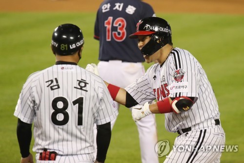 유강남 4타점 불꽃타…LG, 난타전서 롯데에 역전승