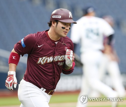 [프로야구전망대] 2∼4위 0.5게임 차…점점 뜨거워지는 서울 삼국지