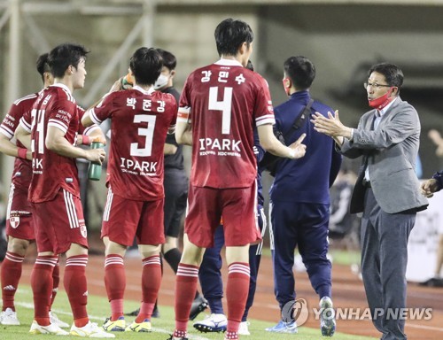 '너를 넘어야 내가 산다'…최하위 인천-부산 '첫승' 놓고 대격돌