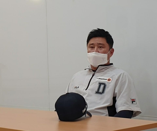 김태형 두산 감독 유격수로 나서는 허경민, 나쁘지 않아