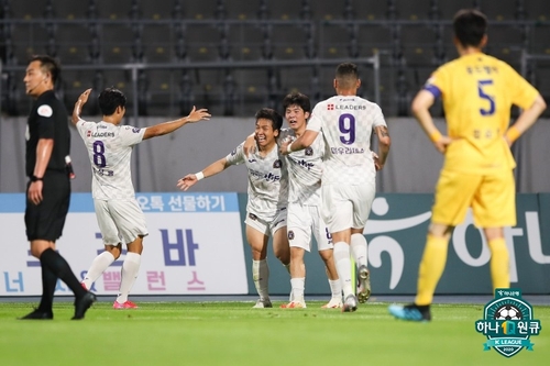 '마사·안병준 멀티골' 수원FC, 대전 4-1 격파…선두 탈환