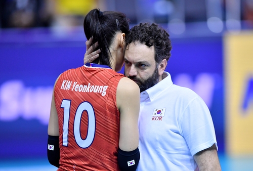 라바리니 감독 김연경과 계속 연락…흥국생명 복귀 긍정적