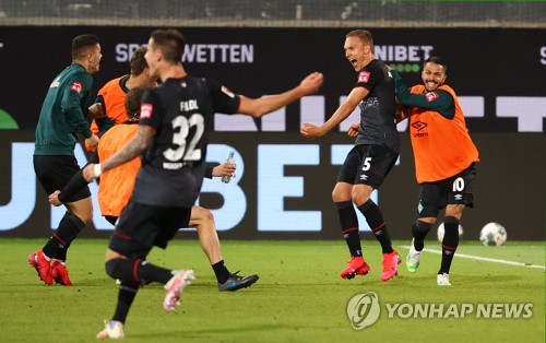 독일프로축구 브레멘, 40년 만의 2부 강등 위기서 탈출