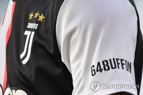 호날두, 유벤투스서 첫 프리킥골…부폰은 최다출장 신기록