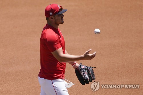 가족 건강 때문에 망설이던 MLB 트라우트, 시즌 참여키로
