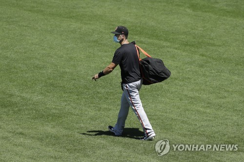 MLB 버스터 포지도 시즌 불참…쌍둥이 건강 걱정