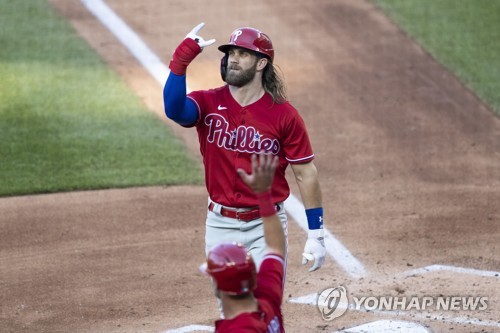 MLB, 상대팀과 평가전 시작…프레이저는 마스크 쓰고 홈런(종합)