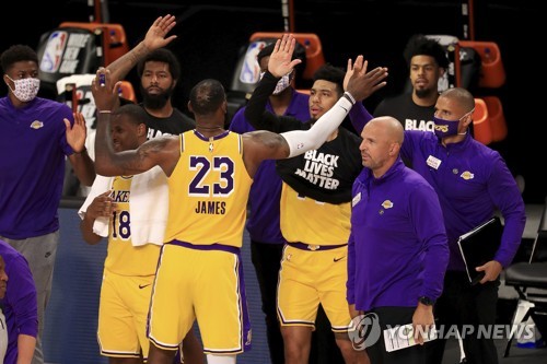 '서부 선두' 레이커스, NBA 재개 첫날 '2위' 클리퍼스 제압(종합)