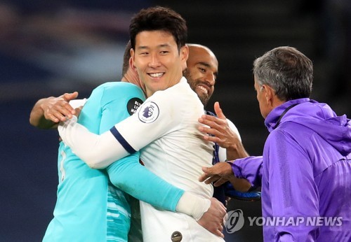 손흥민에게 화낸 토트넘 GK 로리스 압박 안 해 기회 내줬어