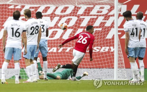 UCL 티켓 주인, 최종전서 결정…맨유, 웨스트햄과 1-1 무승부